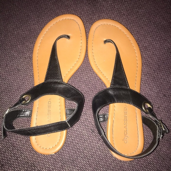 Sandals - Picture 3 of 4